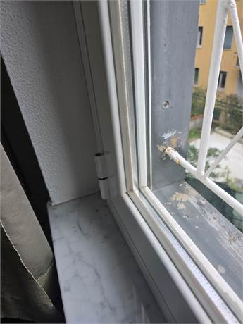 particolare finestre doppio vetro