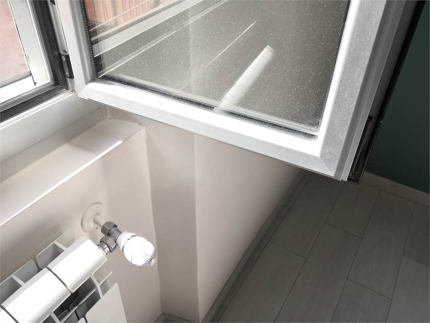 particolare finestre doppio vetro