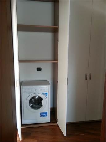 ripostiglio con lavanderia