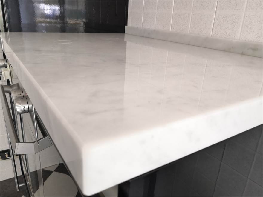 particolare top in marmo